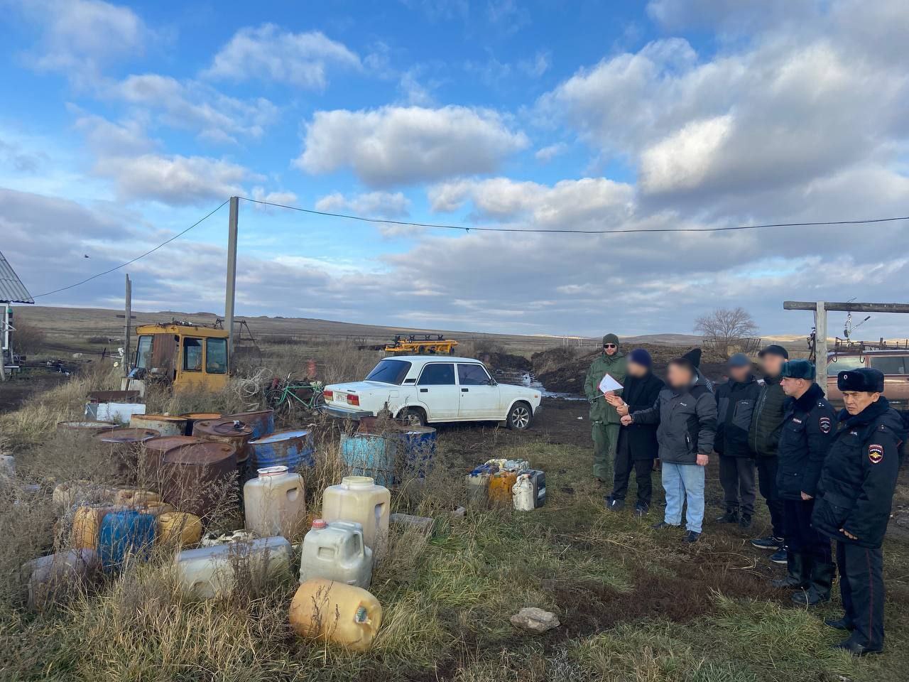 Полицейские задержали двоих подозреваемых в убийстве фермера в Кизильском районе