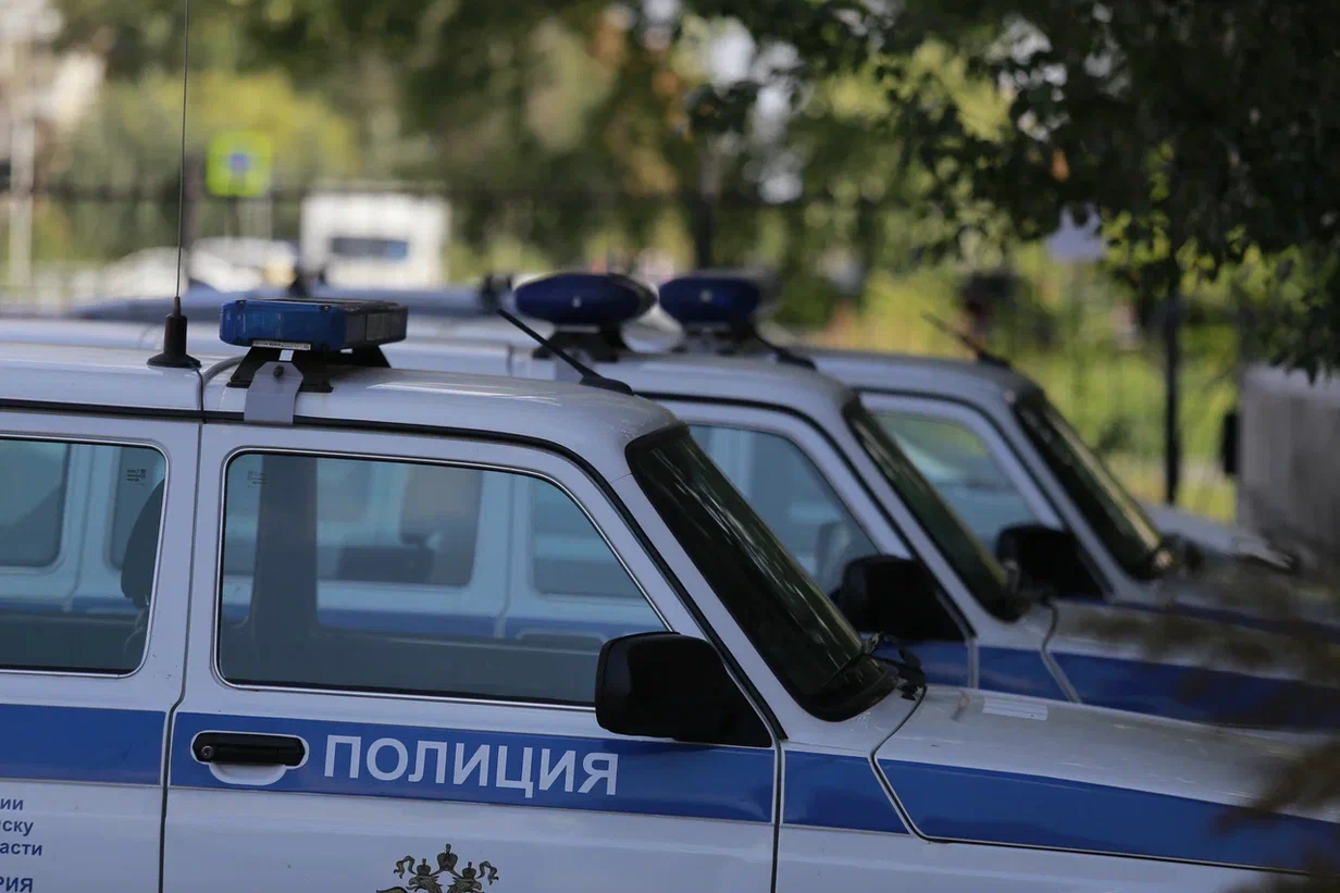 В Санкт-Петербурге полицейские Копейска задержали мошенника, обманувшего двух южноуральцев