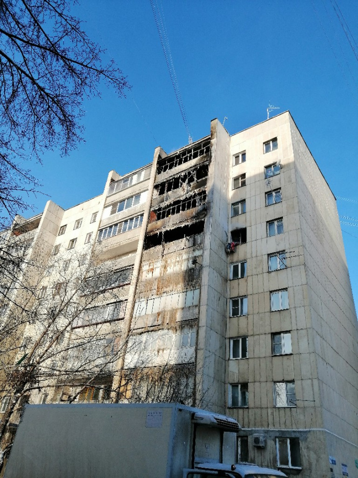 В Челябинске сгорели четыре этажа, в больнице двое детей
