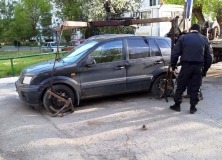 В Челябинске муж должницы пытался сжечь машину при виде приставов