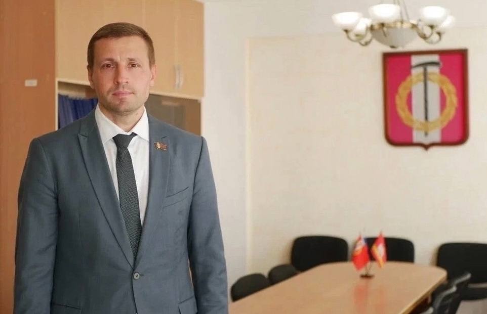 Председатель собрания депутатов Евгений Гиске выразил соболезнования семьям погибших в результате трагедии на заводе «Пластмасс»
