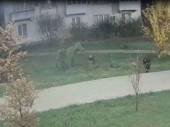  В Копейске подростки сломали арт-объект 
