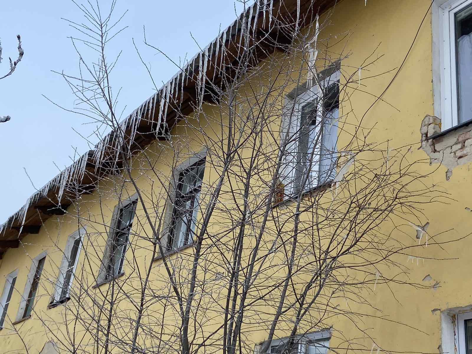 Андрей Фалейчик распорядился проверить качество уборки крыш от снега и наледи