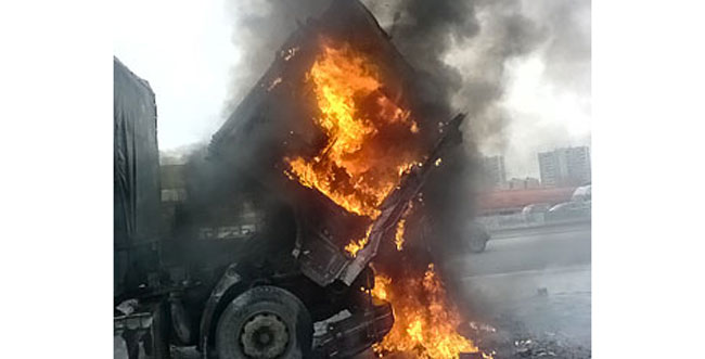 Грузовик загорелся на Копейском шоссе