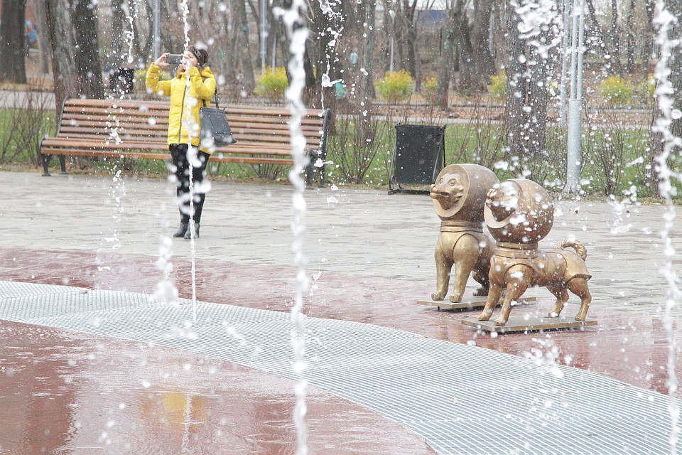 Белка, стрелка и пешеходный фонтан. Как выглядит «космический» парк в Челябинске?