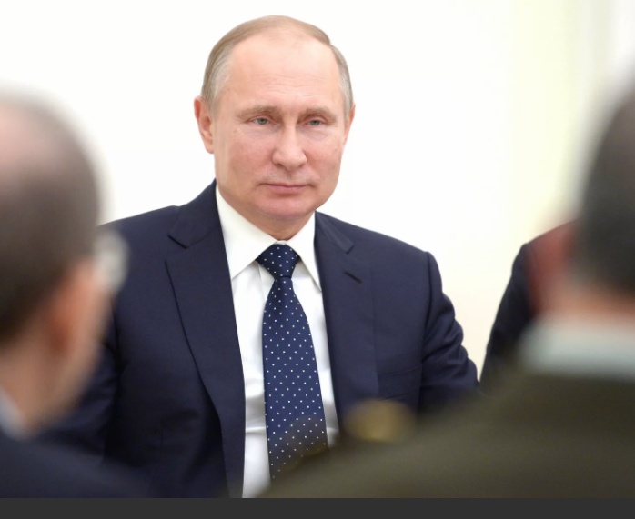 Владимир Путин начал обращение к Федеральному Собранию