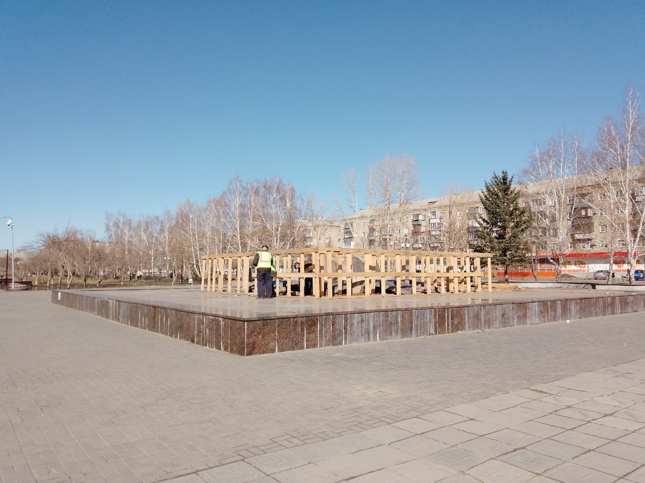 Главный городской фонтан готовят к летнему сезону