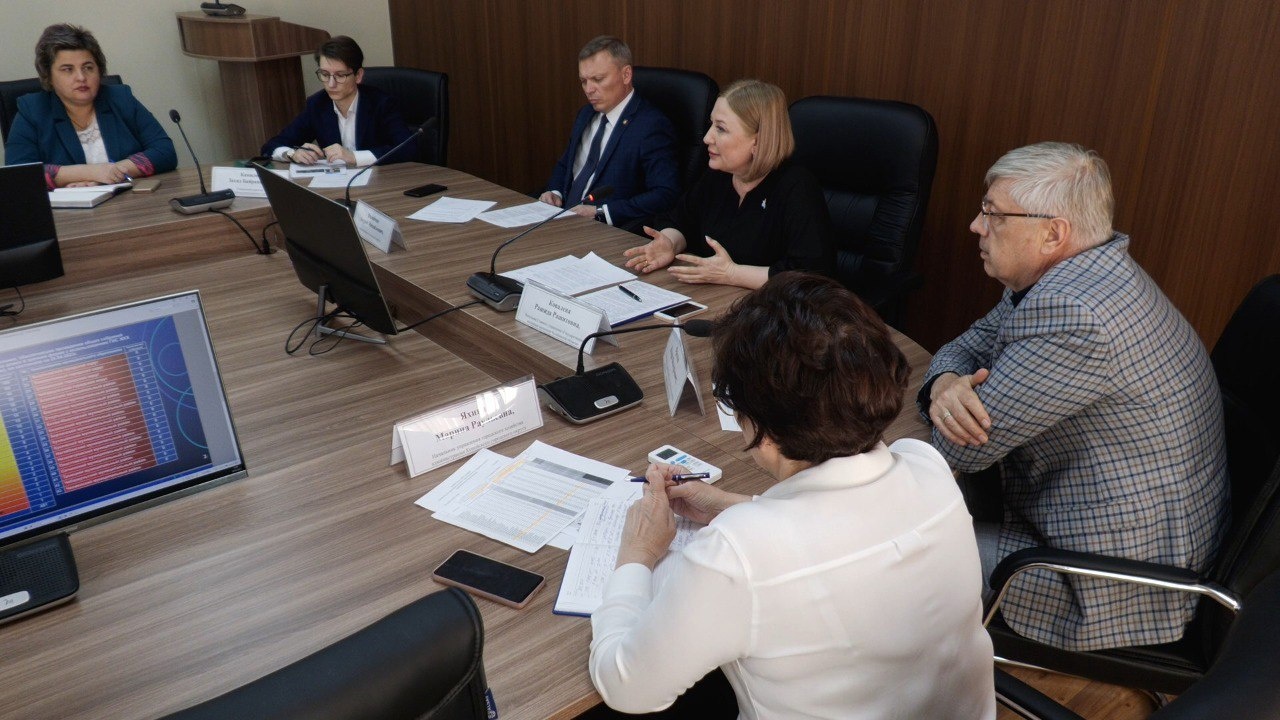 Андрей Фалейчик провел совещание с управляющими компаниями Копейска