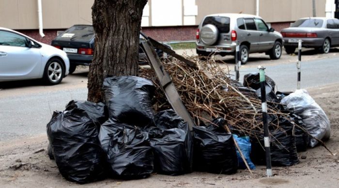 Копейчанам рассказали, какой мусор мусоровозы не будут забирать с собой