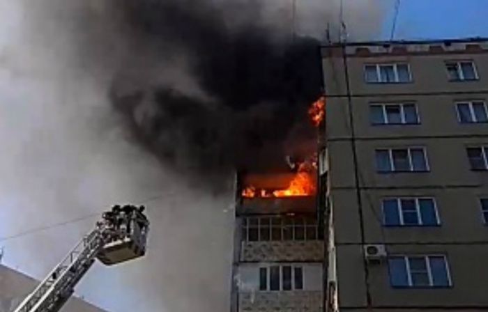 Пожар уничтожил несколько балконов в челябинской многоэтажке