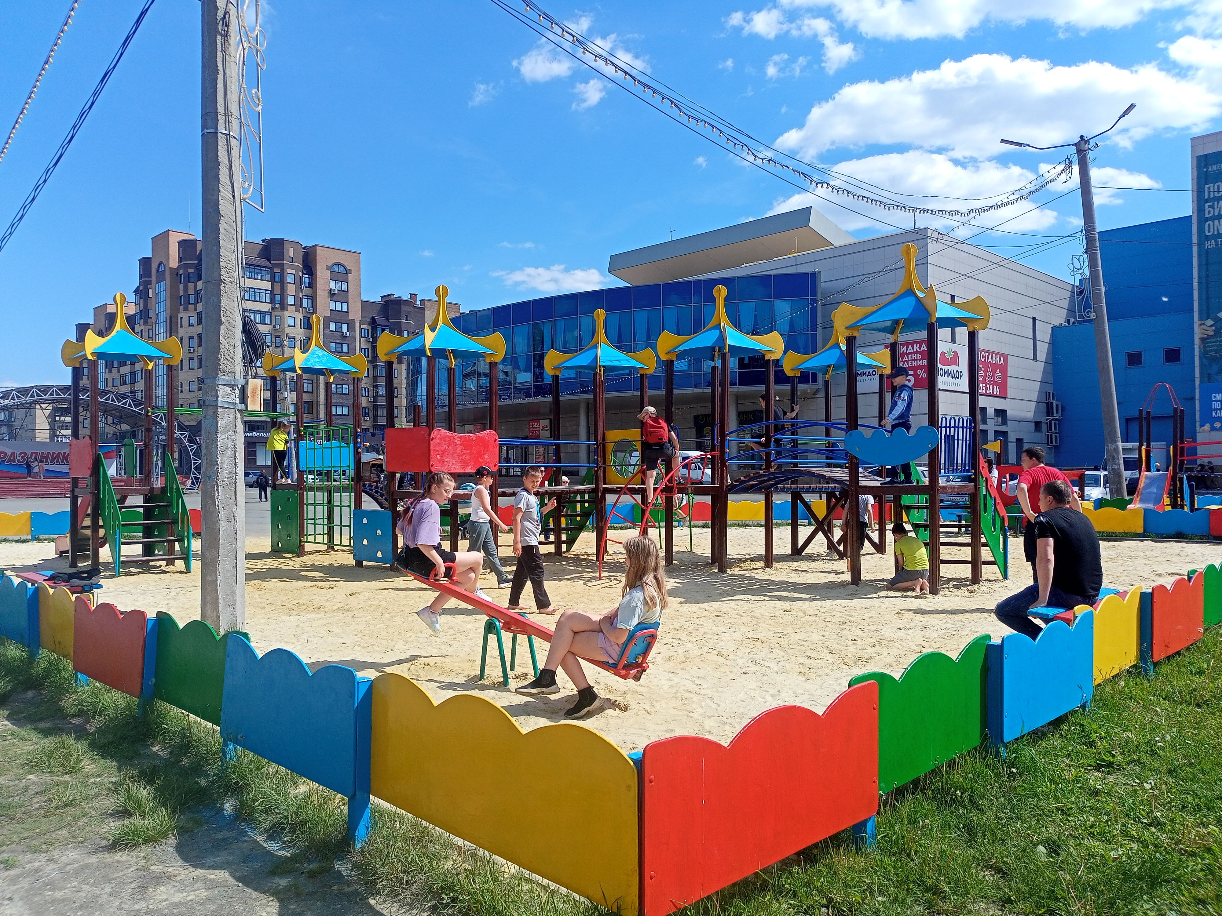 В центре Копейска реконструируют детскую площадку
