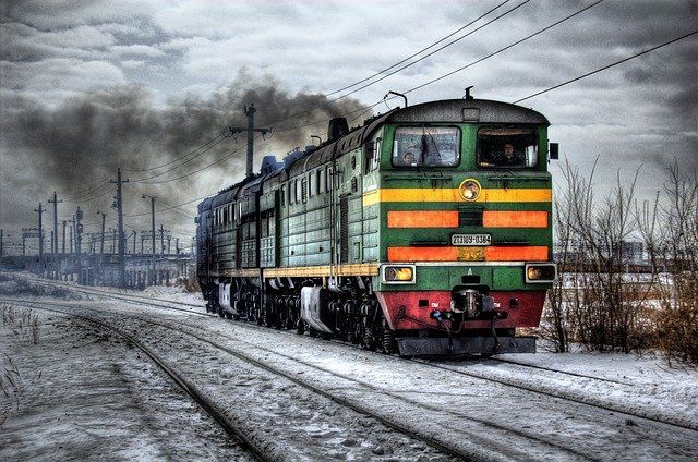Поезда  из Челябинска в Москву и Санкт-Петербург отменили до конца декабря