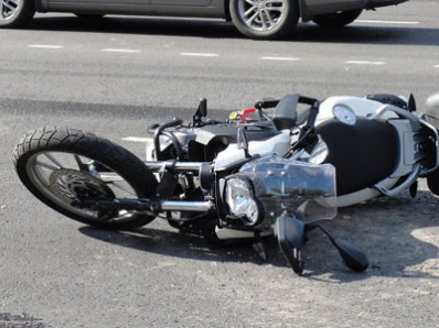 Бесправный мотоциклист сбил пешехода в Челябинске