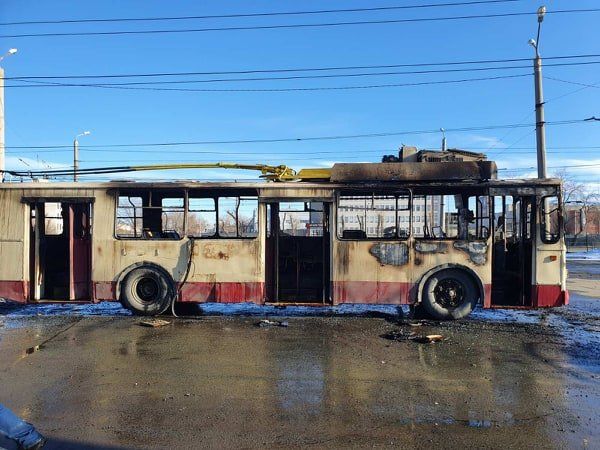 В Челябинске сгорел троллейбус