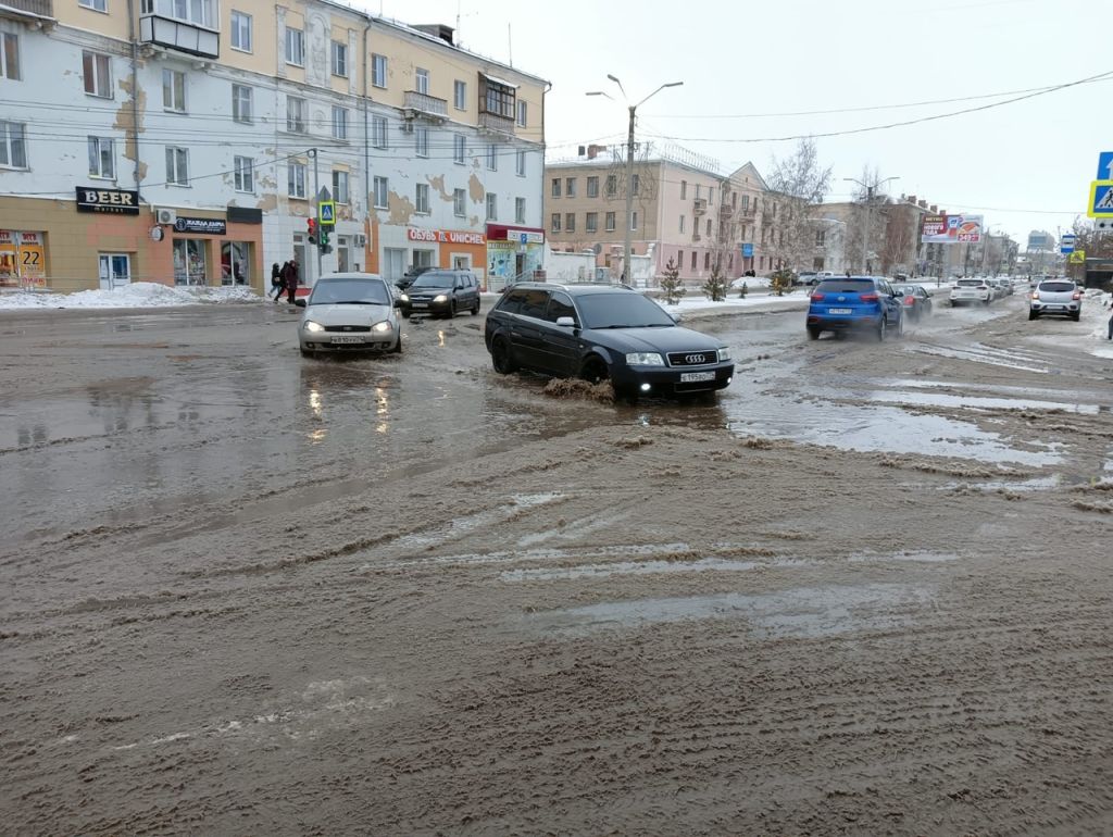 Последствия коммунальной аварии устраняются | 20.12.2023 | Копейск -  БезФормата