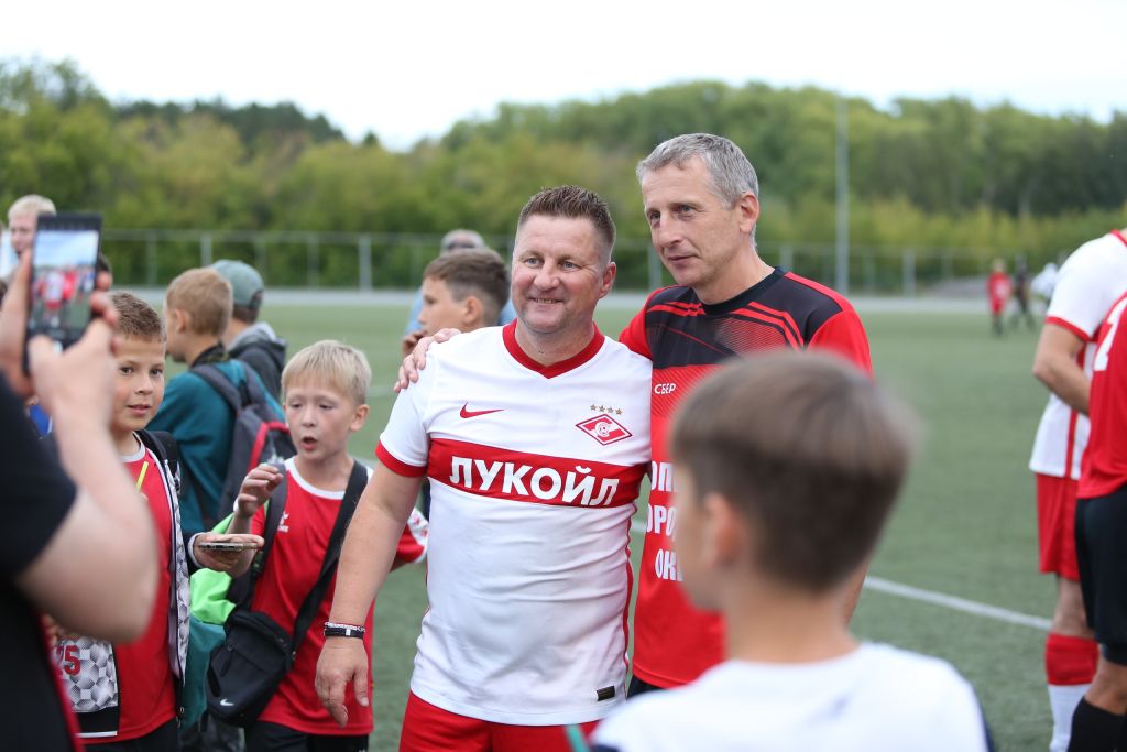 Александр Панов и Алексей Павлов (футбол Копейска).jpg
