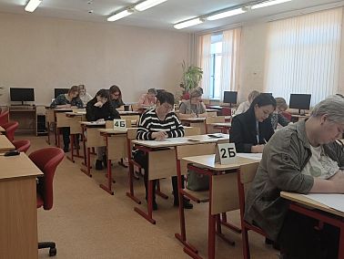 Родители Копейска испытали ЕГЭ на себе