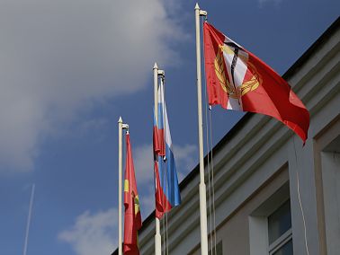 Светлана Логанова поручила привести в порядок дороги к кладбищам к родительскому дню