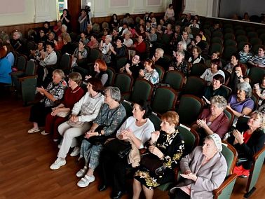 В Копейске чествовали золотой фонд образования