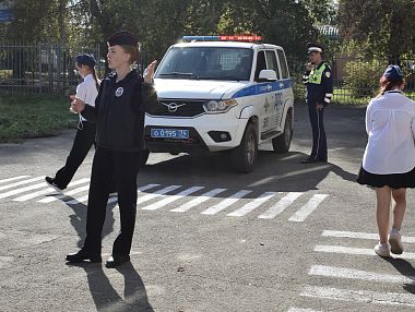 В Копейске школьникам показали, как вести себя на дороге безопасно
