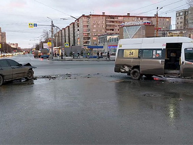 Девушка пострадала в ДТП с маршруткой в Челябинске