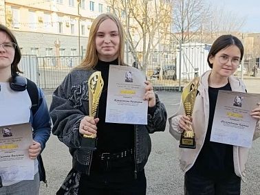 Юные художницы из Копейска стали лауреатами Всероссийского конкурса имени Аристова