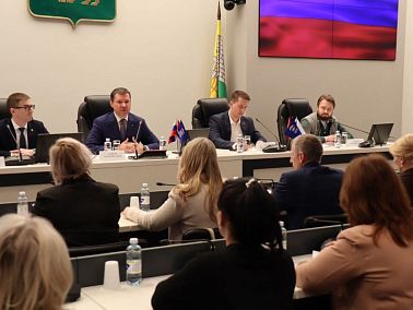 Руководители проектов партии «Единая Россия» встретились на стратегической сессии в Челябинске