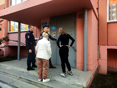 Полицейские Копейска помогли пожилой женщине добраться до дома