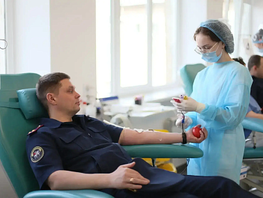 Сотрудники Следственного комитета Челябинской области приняли участие во всероссийской донорской акции перед Днём Победы
