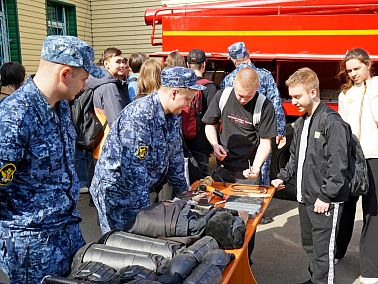 Школьники Копейска познакомились с уголовно-исполнительной системой