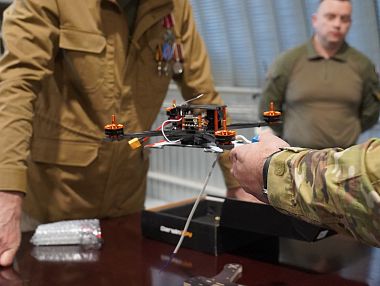 Олег Голиков проверил производство дронов в Челябинской области