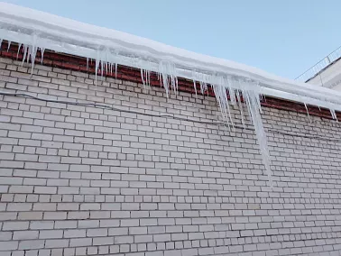 В Копейске усилили контроль за состоянием крыш и колодцев