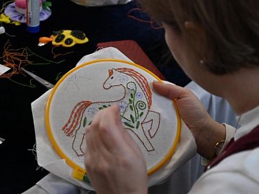 Потешки из ниток и лоскутов исполнили копейские мастерицы