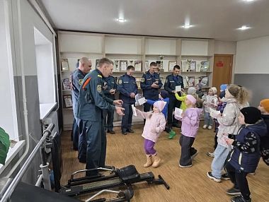  Юные копейчане познакомились с работой пожарных