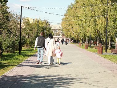 С 1 июня южноуральские родители с двумя и более детьми могут получить новую семейную выплату
