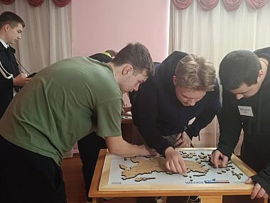 В Копейске состоялся первый чемпионат по сборке спилс-карт