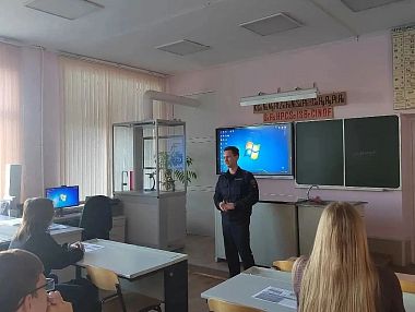 В Копейске старшеклассникам рассказали о службе в полиции
