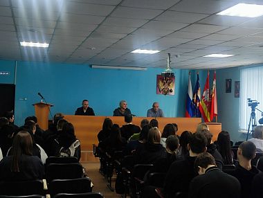 Копейские полицейские распахнули двери для будущих коллег