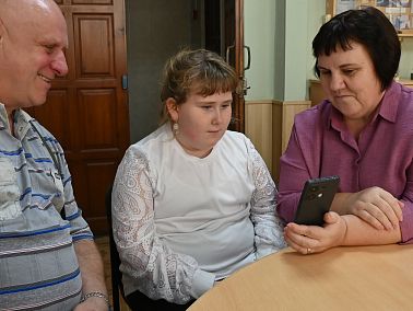 Хорошая девочка Оля на улице Братской живёт