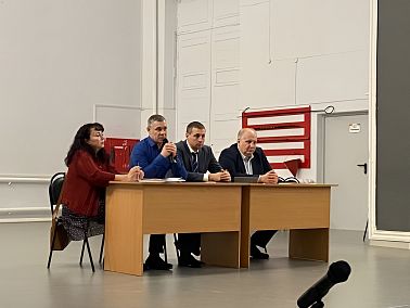В поселке Октябрьском решают судьбу МКД, которые рискуют остаться без управляющей компании