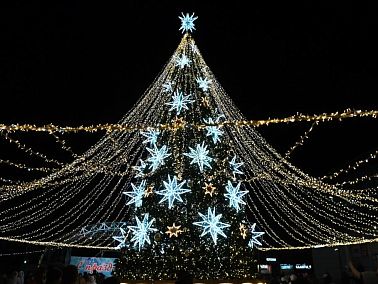 Копейчане зажгли главную Ёлку