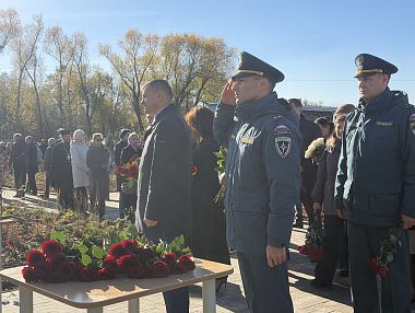 В Копейске открыли Аллею Памяти