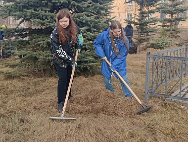 Копейск активно готовится к майским праздникам: городские власти контролируют уборку территорий