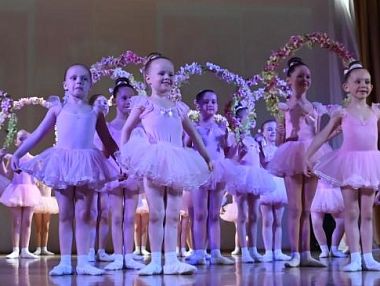 Праздник весны и благодарности: в Копейске чествуют педагогов