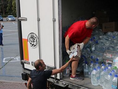Большую часть гуманитарной помощи для Донбасса собрали в отделениях «Единой России»