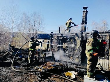 За четыре выходных на территории Копейского пожарно-спасательного гарнизона произошло 90 возгораний, есть погибший