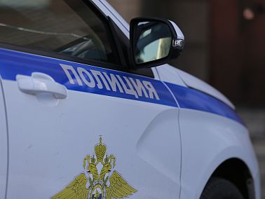 Полицейские обеспечивают безопасность в праздники