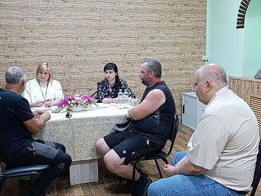 Глава города Копейска встретилась с жителями Старокамышинска