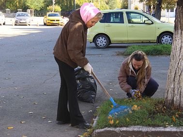 Администрация Копейска вышла на субботник