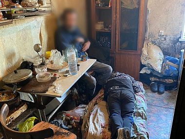 В поселке Старокамышинск сотрудники полиции пресекли деятельность наркопритона 